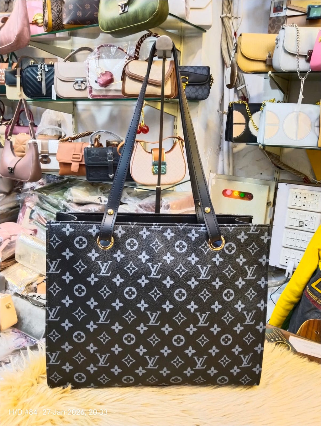 LV Totes