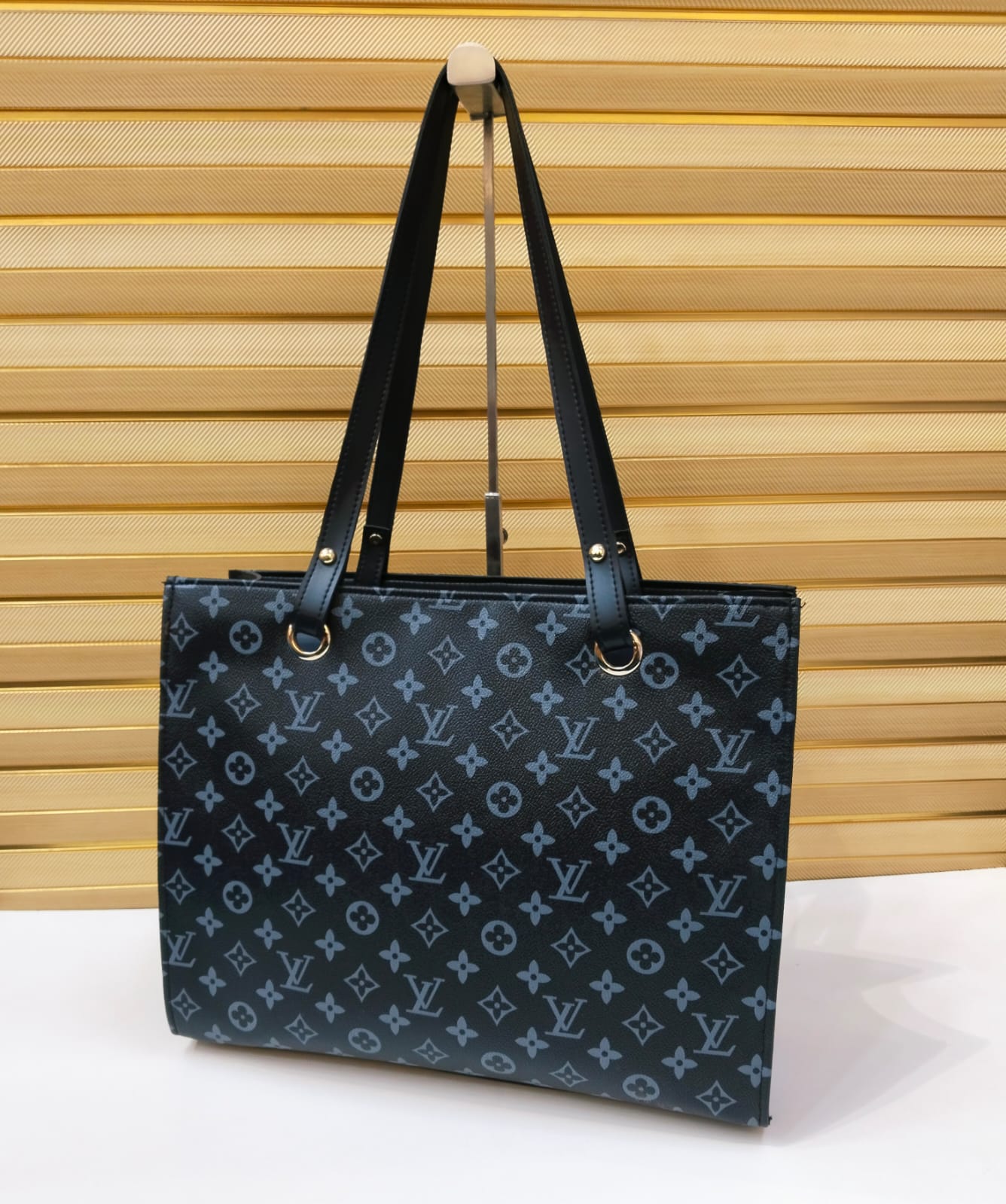 LV Totes